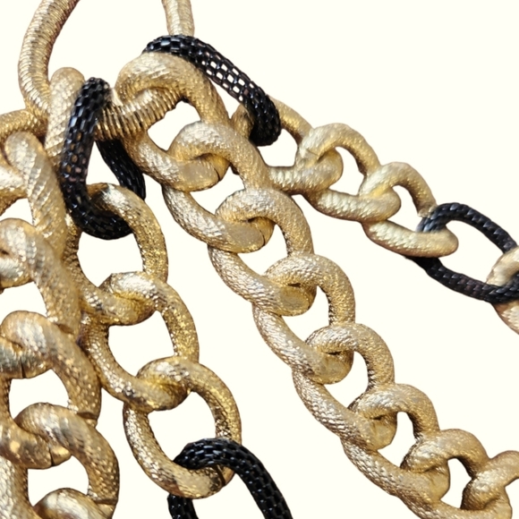 Chic Gold and Black Layered Necklace - Picture 5 of 5